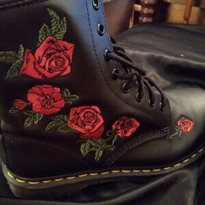 Doc Martens like new size 10 1460 Vonda floral rose lace up boots
